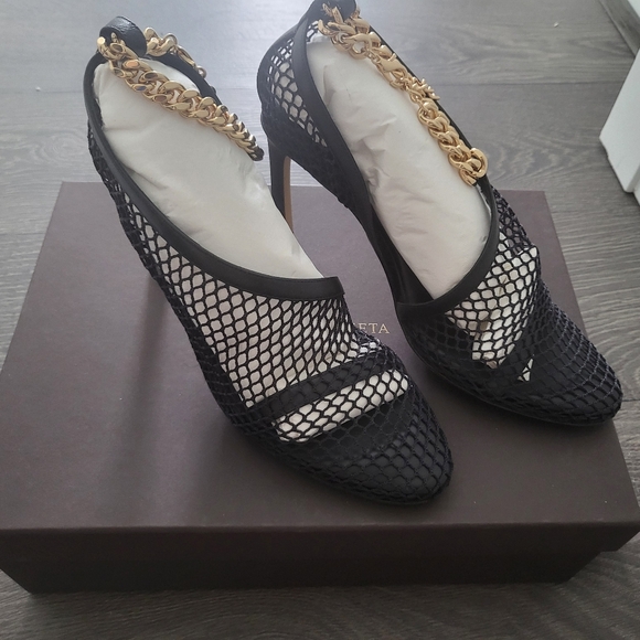 *Brand New* Bottega Veneta Meshed Sandal size 5 (fits size 5.5 slim feet) - Picture 1 of 3
